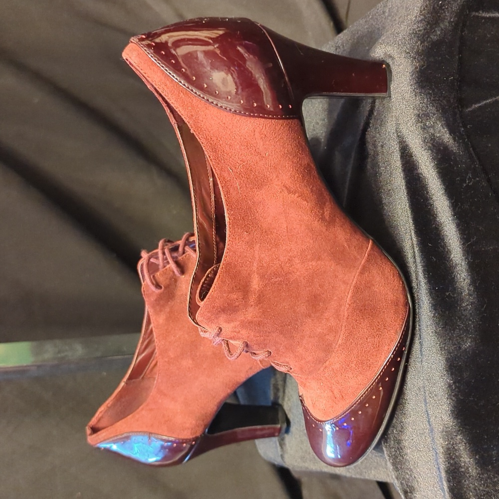 Giani Bernini wine suede heeled Oxfords